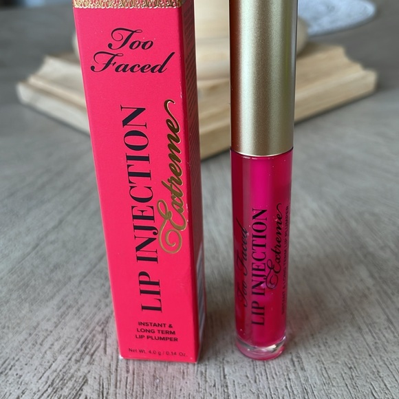 Too Faced Lip Injection Extreme Long Wearing Lip Plumper in Pink Punch - Picture 6 of 7